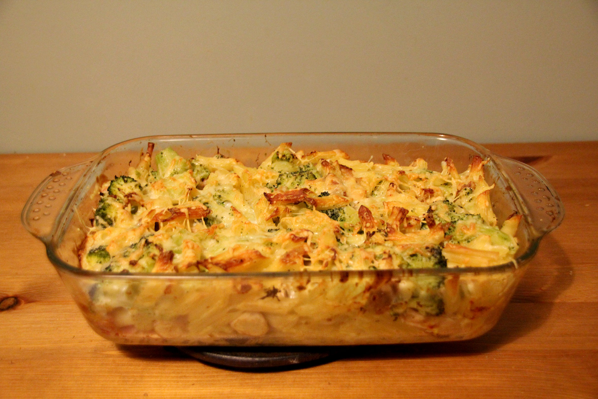 Cooked broccoli and chicken pasta bake