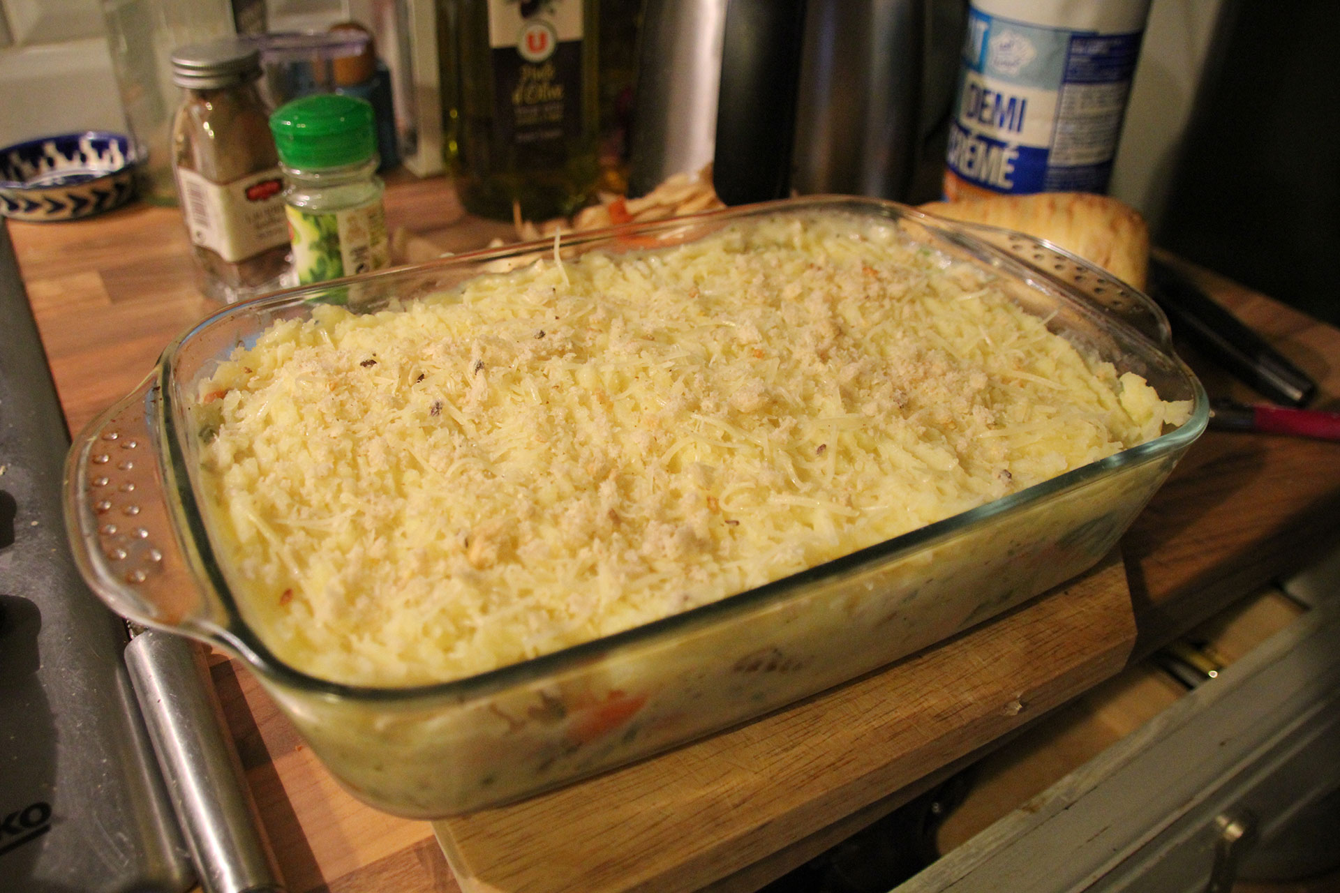 Fish pie with breadcrumbs and cheese