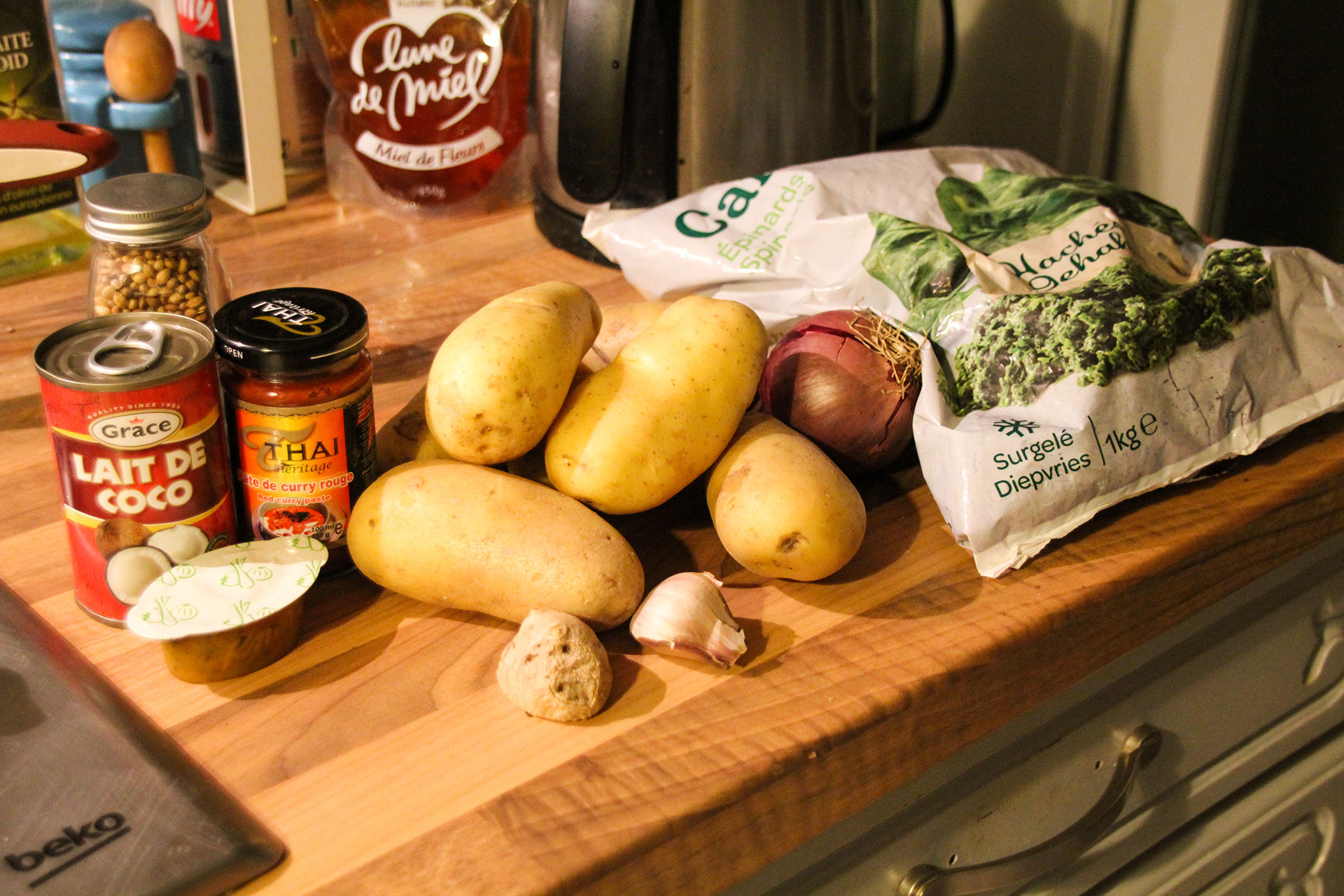 Ingredients for the potato / Spinach Curry