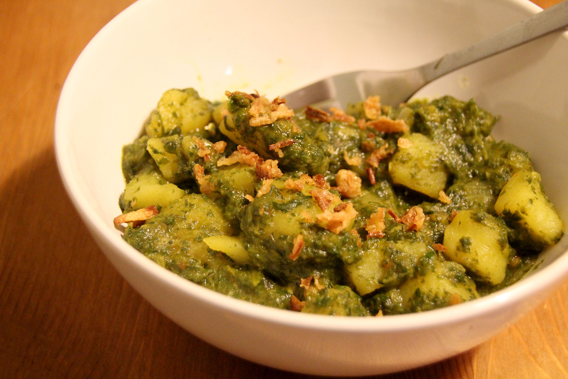 Potato and Spinach Curry With Dried Onions